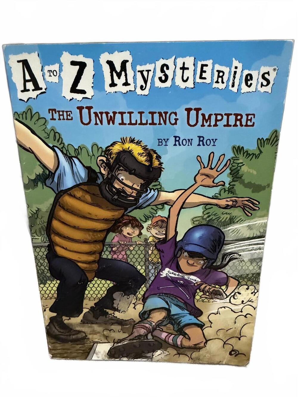 A to Z Mysteries: The Unwilling Umpire by Ron Roy Book
